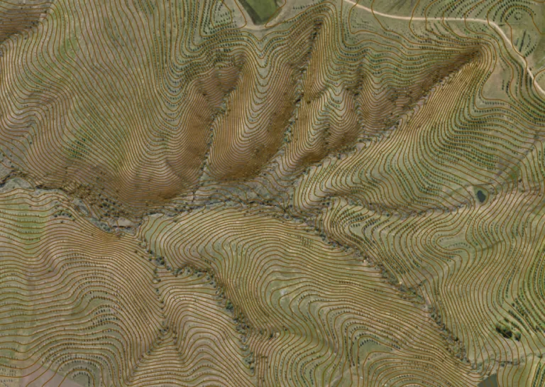 Malha Triangular e Curvas de Nível — JCN Topografia